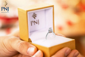 Sau 17 tháng tích sản cổ phiếu PNJ trong 'nước mắt'...