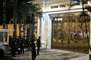 Nhiều cảnh sát xuất hiện tại nhà đại gia Cao Tiến Đoan - Chủ tịch Tập đoàn Bất động sản Đông Á