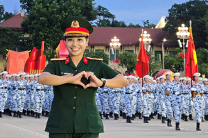 'Bóng hồng' đứng sau khối nghi trượng A80: Là Đại tá, NSND, từng góp mặt trong 2 sự kiện trọng đại của dân tộc, tuổi 50 nhận giải thưởng Nhà nước cao quý