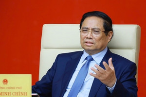 Thủ tướng: Khẩn trương hoàn thiện bộ tiêu chuẩn, quy chuẩn về đường sắt tốc độ cao 350km/h