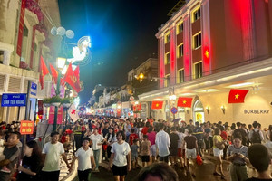 Bộ Tài chính: Người dân chưa nhận quà 100.000 đồng vẫn được chi trả muộn nhất đến 15/9