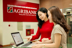 Ngân hàng trực xuyên lễ 2/9 để kịp chi trả quà 100.000 đồng cho người dân