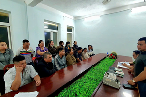 Khám xét, bắt ‘bà trùm’ lô đề Đặng Thị Lệ Quốc, tịch thu hơn 200 triệu đồng tiền mặt cùng nhiều điện thoại di động