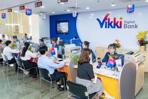 Chính phủ tặng 100.000 đồng, ngân hàng số Vikki tặng 1.100 điện thoại thông minh 5G lan tỏa niềm vui Quốc khánh