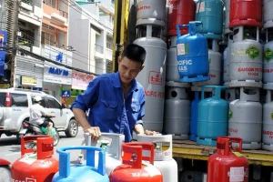 Giá gas bán lẻ đồng loạt tăng