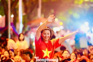 Toàn cảnh Hà Nội đêm không ngủ