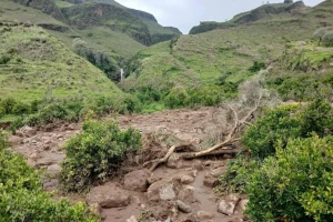 Lở đất chôn vùi ngôi làng ở Sudan, 1.000 người thiệt mạng, chỉ một người sống sót
