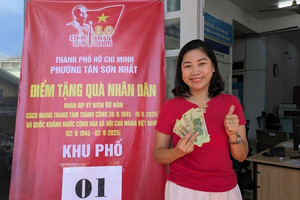 100% xã, phường trên cả nước đã nhận được kinh phí để tặng quà Tết Độc lập cho nhân dân