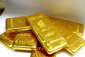 Vàng thế giới cao kỷ lục, giá trong nước tăng giảm ra sao?