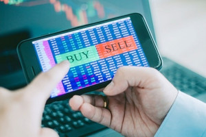 Xuất hiện 'tay to' chi gần tỷ USD gom hàng trên đỉnh lịch sử: Cơ hội cho nhà đầu tư nhỏ lẻ ăn theo?