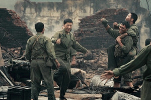 'Mưa đỏ' lập kỷ lục chưa từng có trong lịch sử điện ảnh Việt Nam