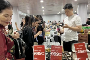 Kỳ vọng 'sóng' tiêu dùng mới sau kỳ nghỉ lễ