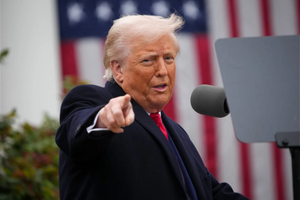 Ông Trump cảnh báo 15.000 tỷ USD sẽ 'tan thành mây khói'