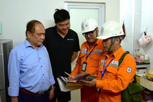 Toàn bộ khách hàng sử dụng điện trên địa bàn Hà Nội sẽ được miễn các loại phí sau