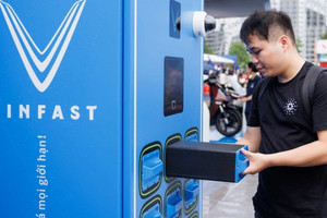 Hạ tầng xe điện mở rộng: V-Green nhượng quyền tủ đổi pin VinFast, cam kết lợi nhuận tối thiểu 15%/năm