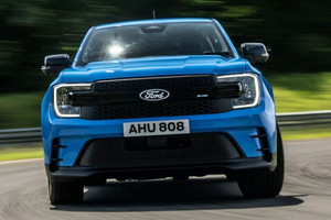 Ford Ranger bản hybrid về Việt Nam nhiều người sẽ thích mê: Máy mạnh hơn hẳn Raptor, chạy 2 vòng hồ Tây không tốn một giọt xăng