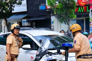TPHCM: Cấm ô tô một làn đường Lê Lợi trong 5 ngày