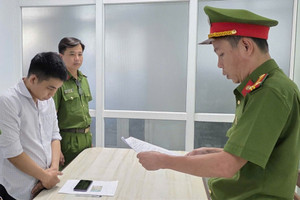 Bắt nhân viên bảo hiểm Nguyễn Minh Quang