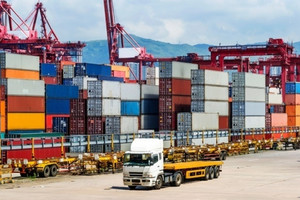 Chuyên gia nói về 'điểm nghẽn' hạ tầng: Vì sao đường bộ vẫn gánh phần lớn logistics Việt Nam?