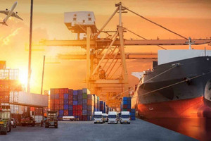Xuất siêu 3,72 tỷ USD trong tháng 8: Nguồn cung ngoại tệ hỗ trợ ổn định tỷ giá và doanh nghiệp xuất khẩu