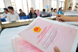 Hà Nội: Người dân bức xúc vì phải photo sổ đỏ, kê khai nộp cho phường