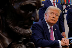 Nóng: Ông Trump miễn trừ thuế quan cho một số quốc gia, hơn 45 nhóm mặt hàng được ưu đãi 0%
