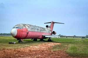 Định đoạt số phận chiếc Boeing bị 'bỏ rơi' 18 năm ở sân bay Nội Bài