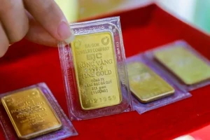 Doanh nghiệp hạ giá mua vào vàng SJC