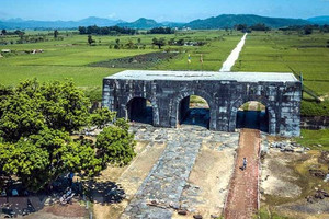 Thành đá cổ ở vùng 'quê vua đất chúa' vừa được cấp 350 tỷ đồng tôn tạo: Tuổi đời 600 năm, kiến trúc ‘độc nhất vô nhị’ được UNESCO công nhận
