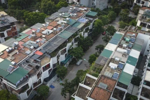 Khu biệt thự, nhà liền kề bị cơi nới, 'đội' tôn như khu tập thể cũ ở Hà Nội