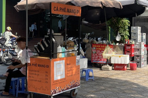 Cà phê mang đi - mô hình kinh doanh được xem là ‘cửa ngõ khởi nghiệp’: Dễ vào cuộc nhưng khó thoát lỗ