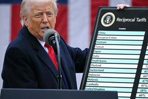 Tòa án Tối cao đưa vụ kiện thuế đối ứng vào quá trình xử lý nhanh, ông Trump bất lợi?