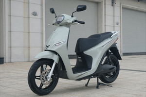 VinFast ra mắt thêm 3 xe máy điện 2 pin với giá thấp nhất 22,7 triệu đồng, quãng đường đi gần 300 km/lần sạc