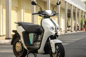 Mẫu xe điện đến từ thương hiệu Nhật Bản giảm mạnh tới 20 triệu đồng, pin có công nghệ thuận tiện: Xe máy xăng dễ vào ‘cửa hẹp’