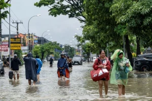 Thiên đường du lịch Bali tan hoang vì lũ lụt