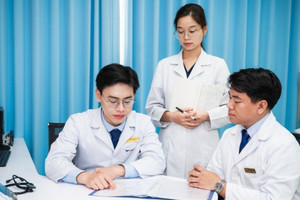 Tỷ phú Phạm Nhật Vượng bỏ 1.300 tỷ đồng để chiêu mộ bác sĩ nội trú: Miễn học phí hơn 900 triệu đồng/năm, cấp thêm 10 triệu/tháng