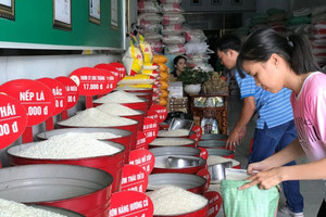 Bộ Công Thương thu hồi 13 giấy phép xuất khẩu gạo của thương nhân
