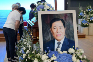 'Ông trùm' ngành sơn qua đời, 6 người cháu thành tỷ phú USD chỉ sau một đêm
