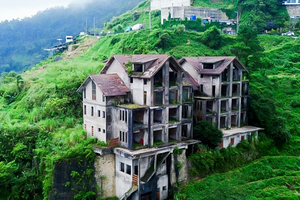 Cảnh hoang tàn, lạnh lẽo của căn biệt thự bề thế bị bỏ hoang hơn 20 năm giữa lòng Tam Đảo