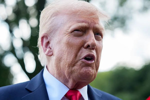 Ông Trump bất ngờ đe dọa ban bố tình trạng khẩn cấp trên toàn nước Mỹ, chuyện gì đây?