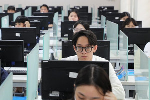 Chính phủ yêu cầu Bộ GD&ĐT xây dựng đề án thi tốt nghiệp THPT, thi đại học trên máy tính