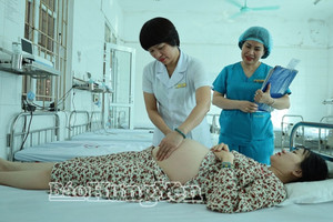 Chi tiết thu nhập của bác sĩ nội trú và bác sĩ chuyên khoa năm 2025 theo quy định mới, nên biết để hưởng trọn vẹn quyền lợi