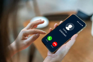Nghe lời ‘nhân viên chăm sóc khách hàng’, 1,8 tỷ đồng trong tài khoản ngân hàng của người phụ nữ ‘bốc hơi’ trong tích tắc