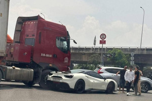 Siêu xe Ferrari 488 từng va chạm xe đầu kéo: Chủ cũ là một hoa hậu, rao bán với giá rất rẻ