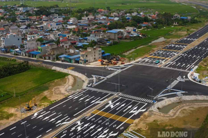 Chỉ 2 tháng nữa, tuyến đường ven biển 8 làn xe rút ngắn thời gian di chuyển Nam Định - Lạc Quần chỉ còn 25 phút sẽ chính thức hoàn thành