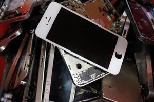 Apple cho ra mắt iOS 26 có thể 'biến' 75 triệu iPhone thành rác thải điện tử