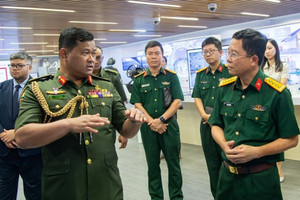 Tận mắt thấy tiềm lực của Viettel, lãnh đạo Quân đội Hoàng gia Brunei thừa nhận 'rất khâm phục'