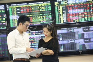 VN-Index giảm phiên thứ ba liên tiếp, khối ngoại đẩy mạnh bán ròng gấp 10 lần