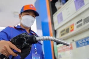 Giá xăng dầu đồng loạt tăng