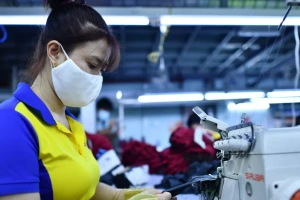 Bộ Nội vụ đề xuất giờ làm việc trong ngày, tiền làm thêm dịp lễ, Tết